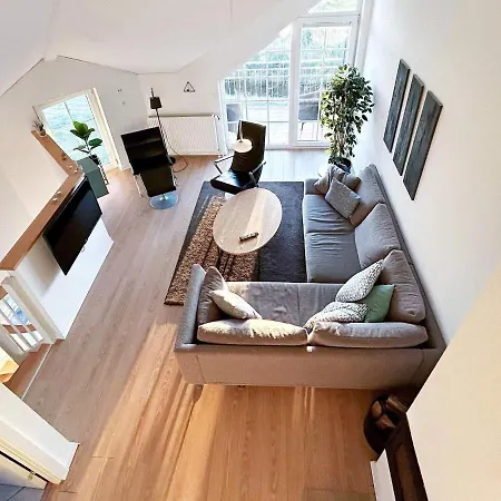 8 Person In Bogense-by Traum *