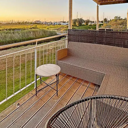 8 Person In Bogense-by Traum