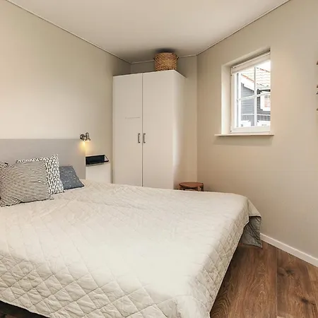 8 Person In Bogense-by Traum Bogense
