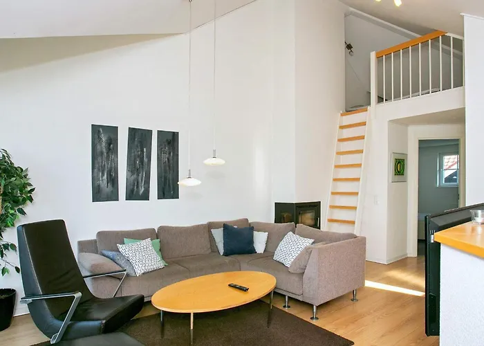 8 Person In Bogense-by Traum *