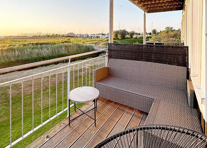 8 Person In Bogense-by Traum *